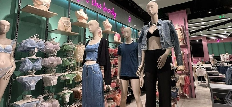 El dueño de Calzedonia vuelve a poner La Perla en su punto de mira