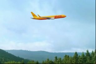Camper firma un acuerdo con DHL para reducir las emisiones en sus envíos