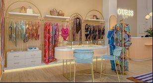 Guess aterriza en Alicante con su primera tienda de íntimo en España 