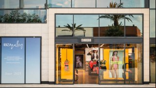 Sarda lleva su reposicionamiento a Ibiza con una tienda temporal en Ibiza Gallery