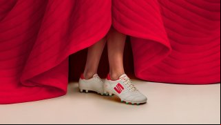 Seat se pasa al calzado con ‘Las botas de la Reina’